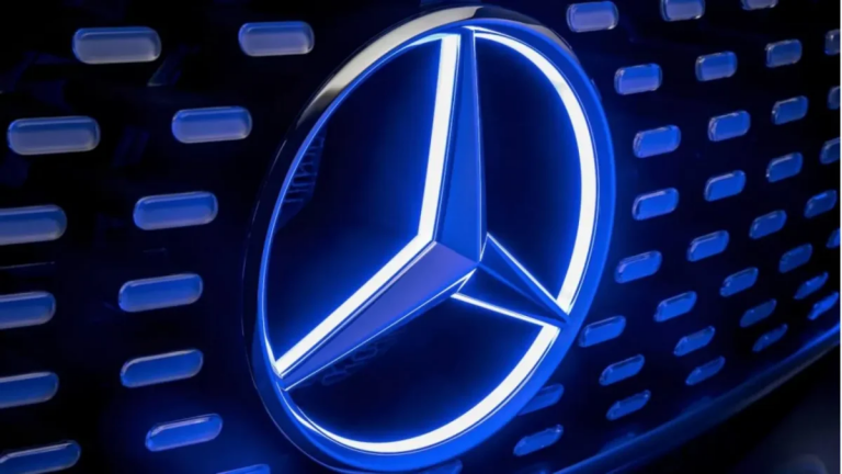 Mercedes Benz Files Trademarks For NFTs and the Metaverse